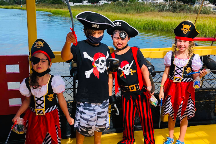 kids dressed as pirates